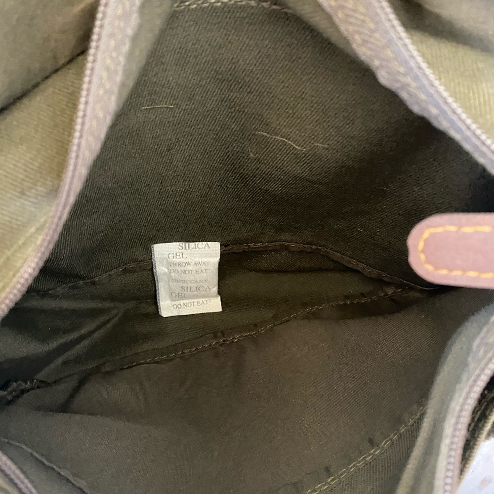 Unbranded kids mini messenger bag!